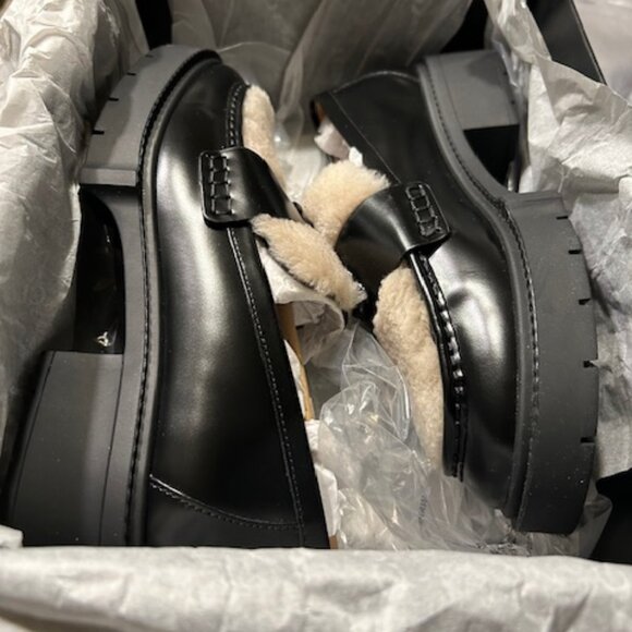 Coach Leah Shearling Black/Natural Leather Loafer - Picture 1 of 13